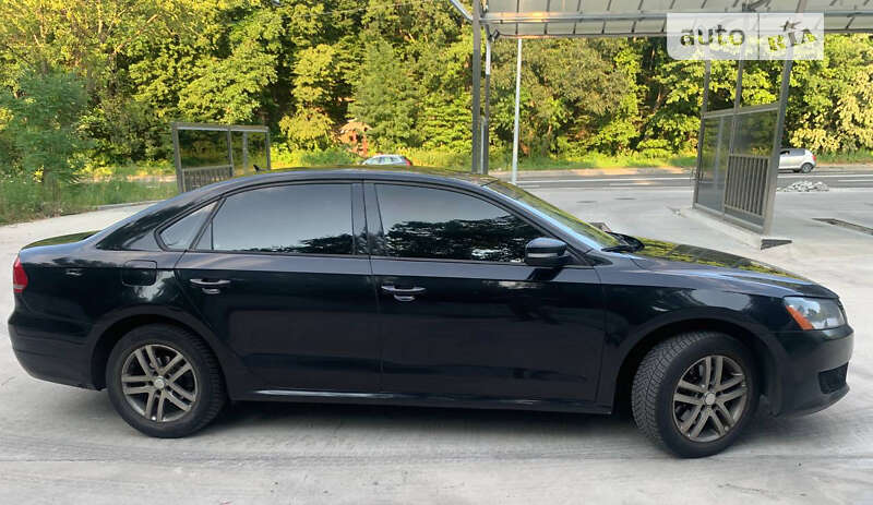 Седан Volkswagen Passat 2012 в Киеве
