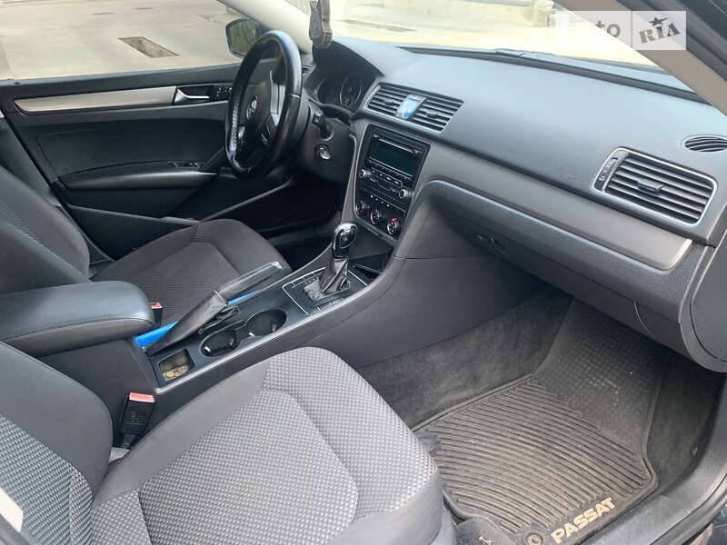 Седан Volkswagen Passat 2012 в Киеве