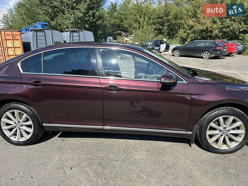 Седан Volkswagen Passat 2017 в Києві