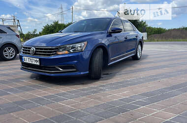 Седан Volkswagen Passat 2017 в Киеве