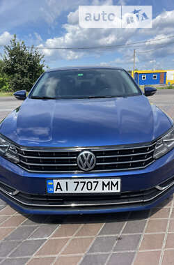 Седан Volkswagen Passat 2017 в Києві