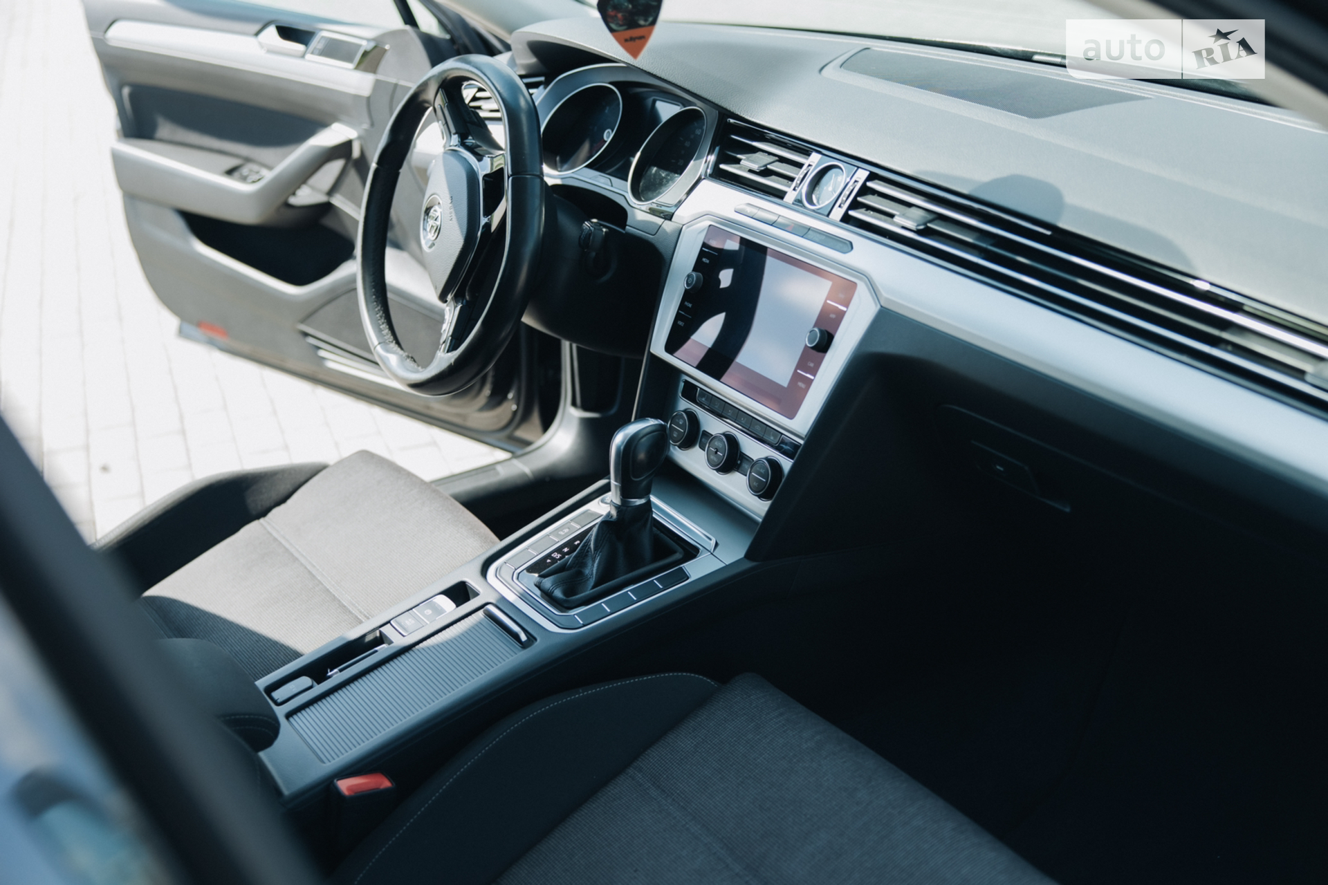 2017 Volkswagen Passat - мініатюра 42