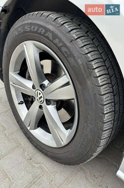Седан Volkswagen Passat 2013 в Виннице