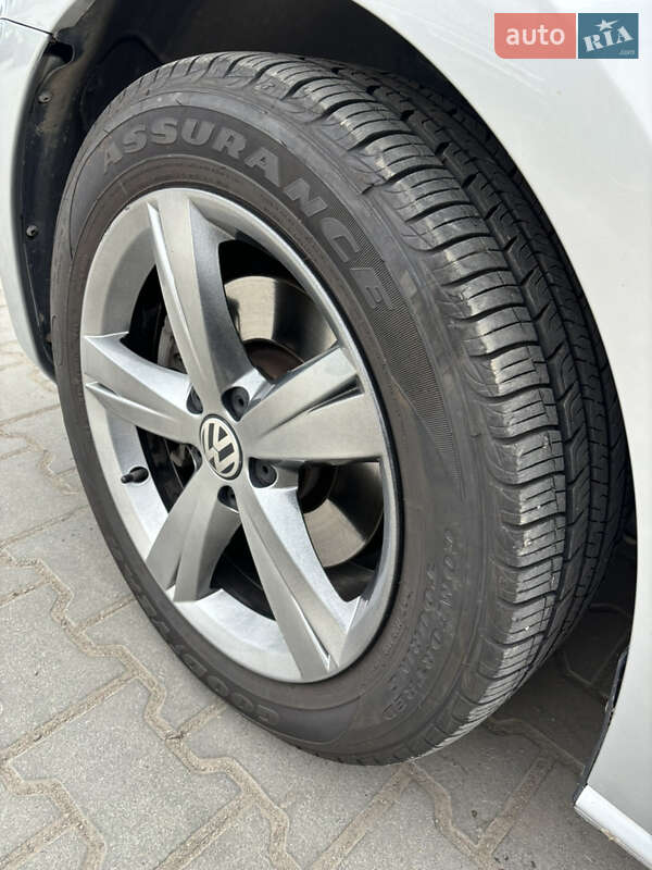 Седан Volkswagen Passat 2013 в Вінниці