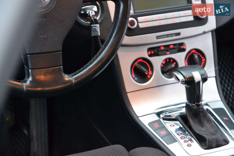 Универсал Volkswagen Passat 2007 в Ровно