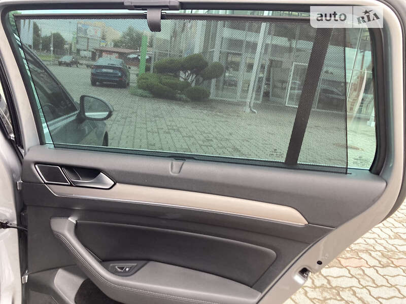 Универсал Volkswagen Passat 2017 в Львове