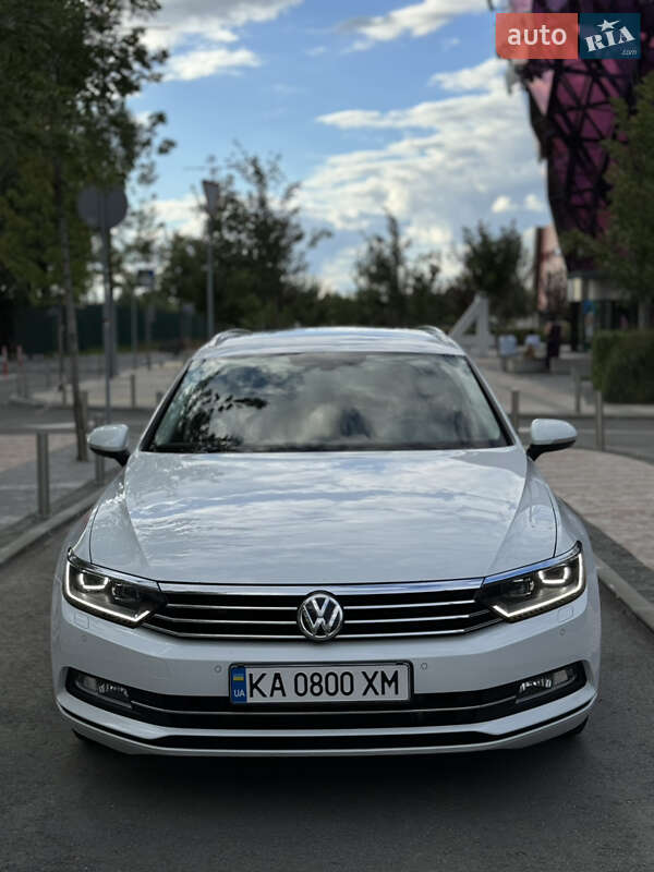 Универсал Volkswagen Passat 2018 в Киеве