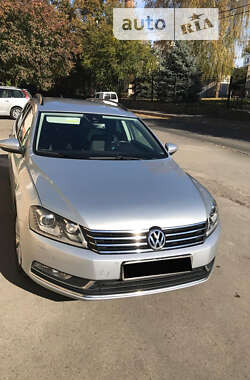 Універсал Volkswagen Passat 2013 в Луцьку