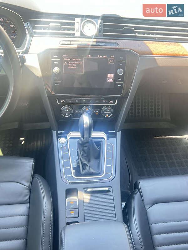 Седан Volkswagen Passat 2018 в Запорожье