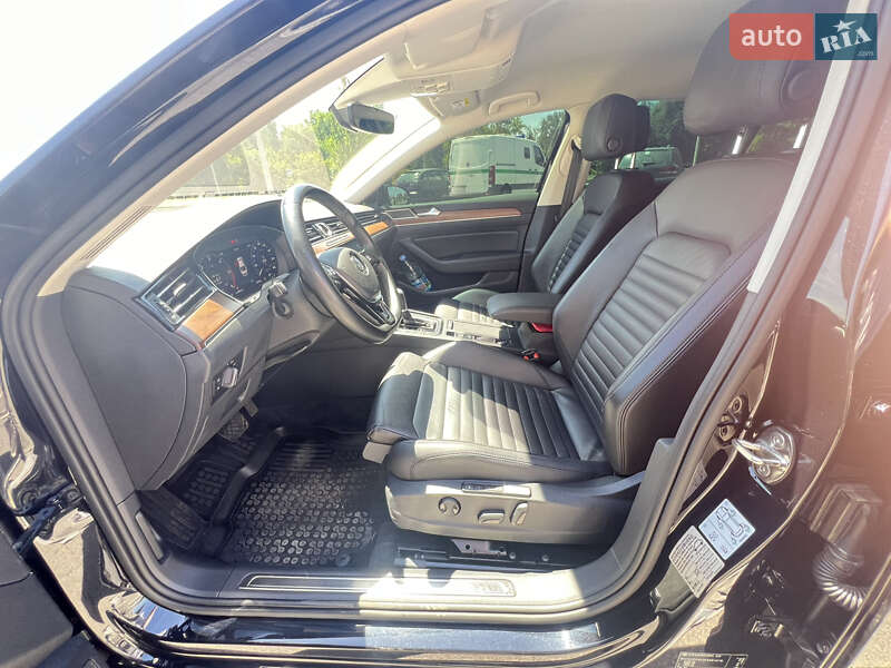 Седан Volkswagen Passat 2018 в Запорожье