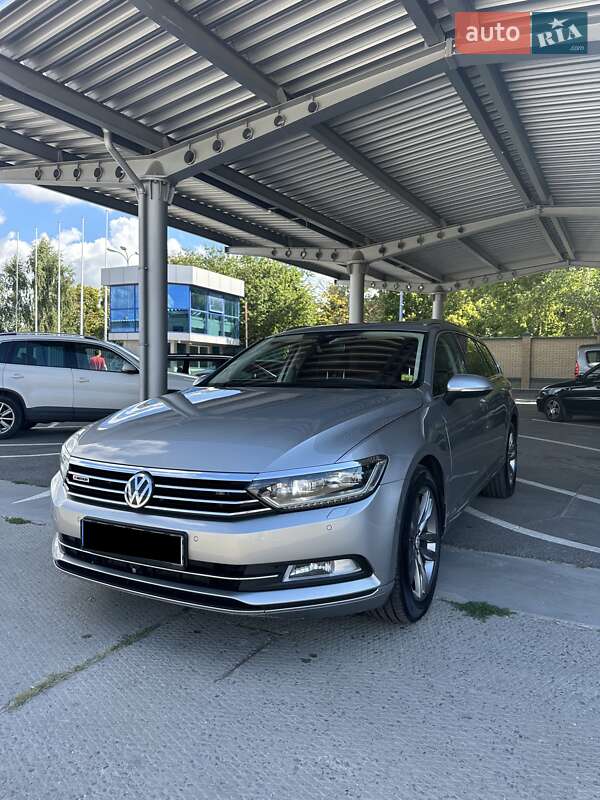 Універсал Volkswagen Passat 2015 в Києві