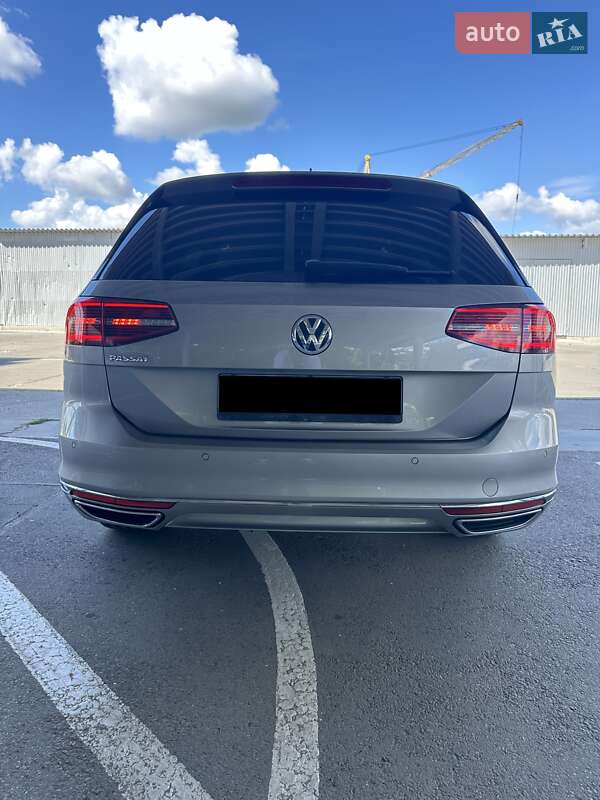 Універсал Volkswagen Passat 2015 в Києві