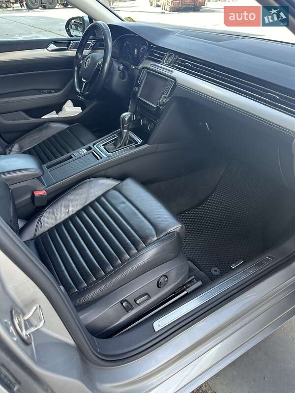 Універсал Volkswagen Passat 2015 в Києві