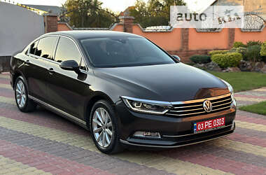 Седан Volkswagen Passat 2017 в Ужгороде