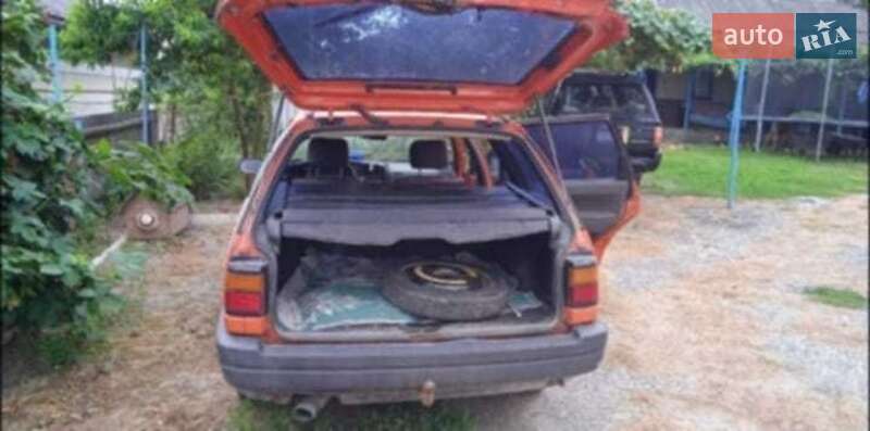 Универсал Volkswagen Passat 1989 в Борщеве