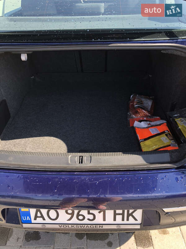 Седан Volkswagen Passat 2006 в Иршаве