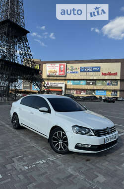 Седан Volkswagen Passat 2012 в Харькове