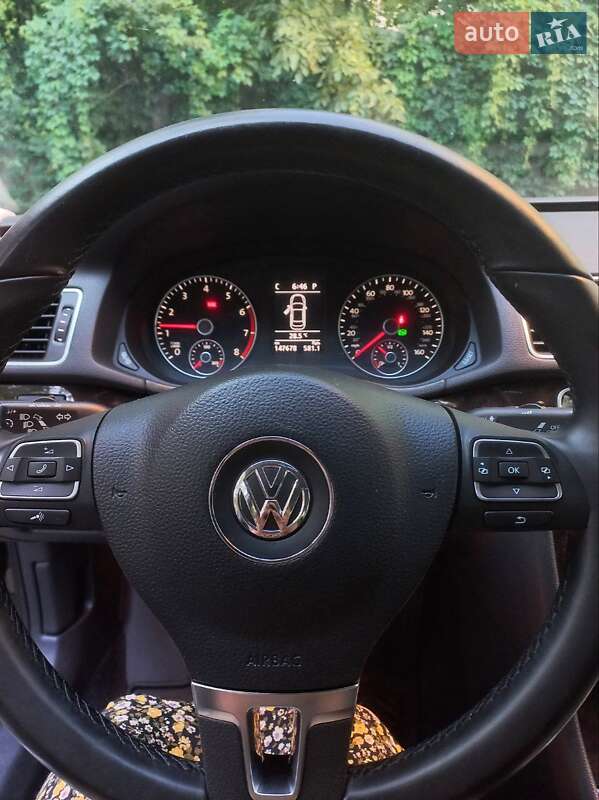 Седан Volkswagen Passat 2013 в Киеве фото 12 Седан Volkswagen Passat 2013 в Киеве
