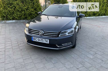 Універсал Volkswagen Passat 2013 в Львові