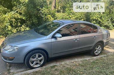 Седан Volkswagen Passat 2006 в Івано-Франківську