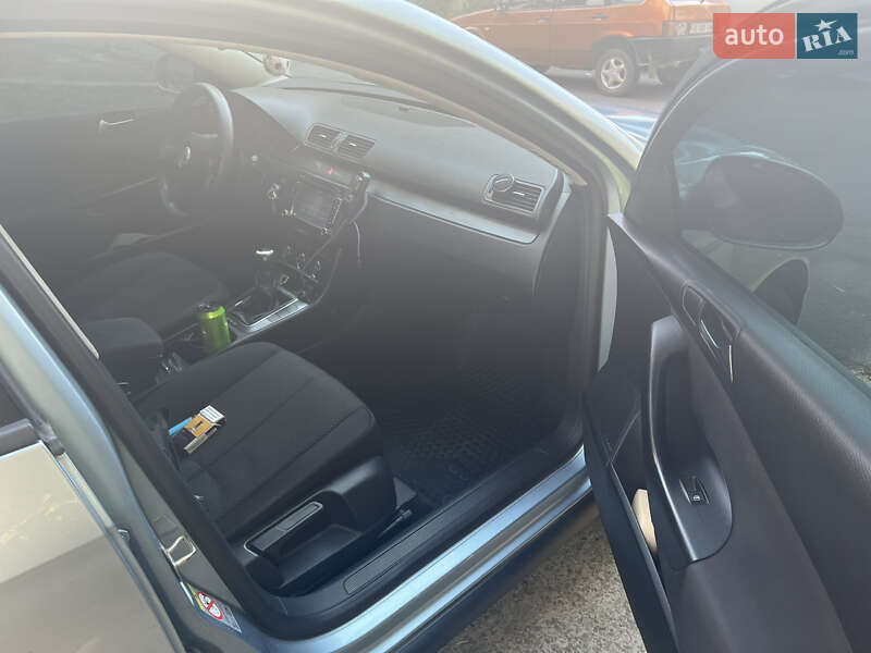 Седан Volkswagen Passat 2006 в Івано-Франківську