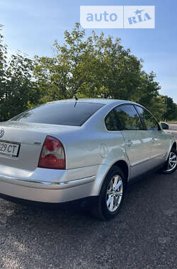 Седан Volkswagen Passat 2005 в Києві