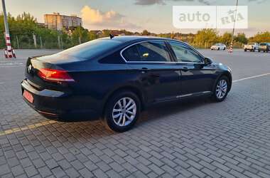 Седан Volkswagen Passat 2019 в Дубні