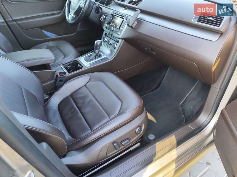 Универсал Volkswagen Passat 2014 в Гадяче