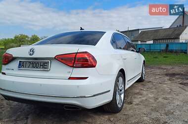 Седан Volkswagen Passat 2015 в Києві