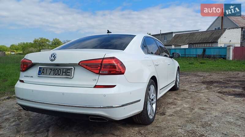 Седан Volkswagen Passat 2015 в 