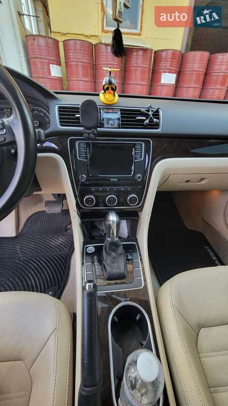 Седан Volkswagen Passat 2013 в Кривом Роге