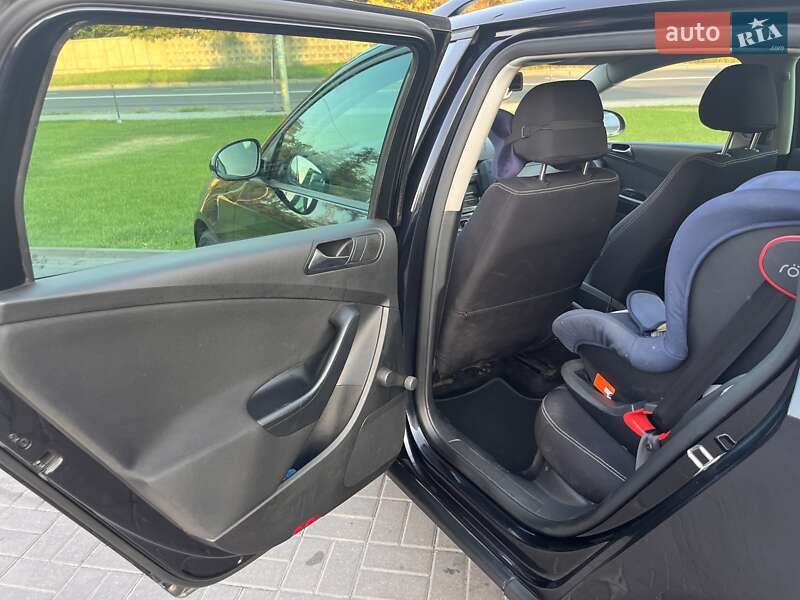 Універсал Volkswagen Passat 2010 в Святопетрівське
