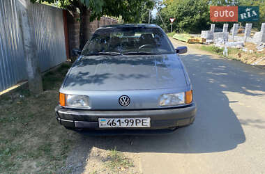 Седан Volkswagen Passat 1988 в Ужгороде