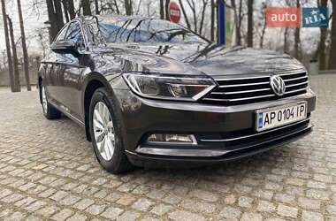 Седан Volkswagen Passat 2017 в Каневе