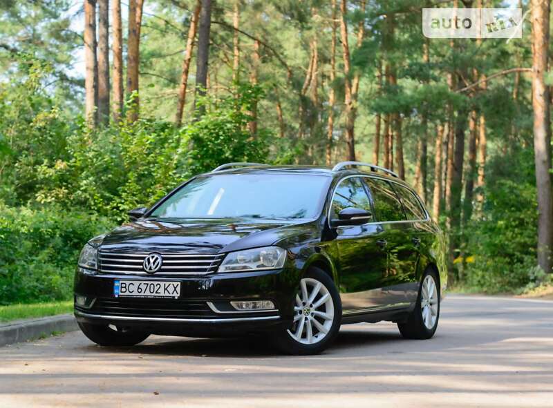 Універсал Volkswagen Passat 2012 в Львові