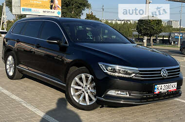 Универсал Volkswagen Passat 2018 в Киеве