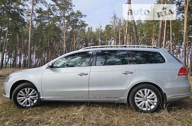 Универсал Volkswagen Passat 2012 в Харькове