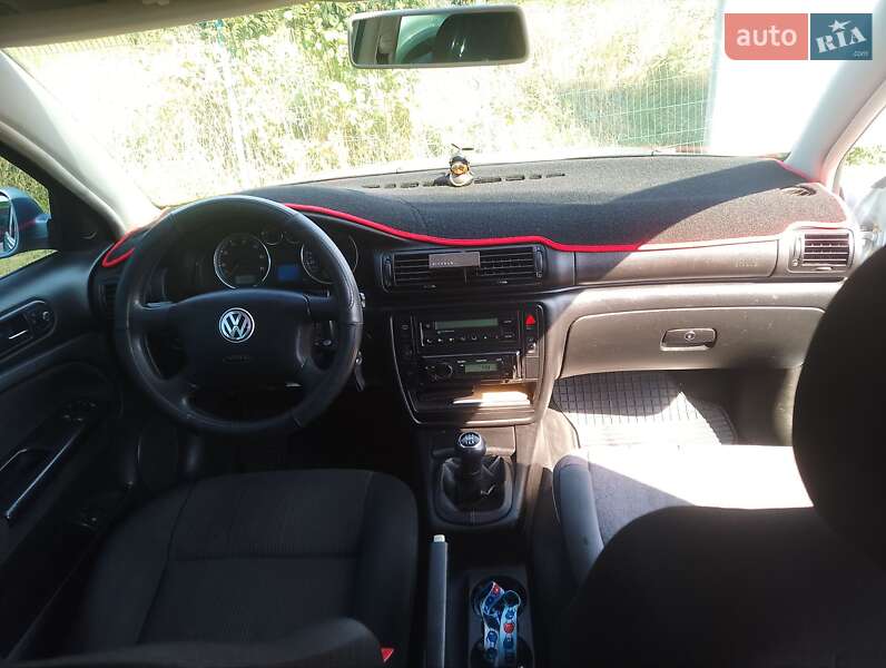 Универсал Volkswagen Passat 2002 в Гайсине