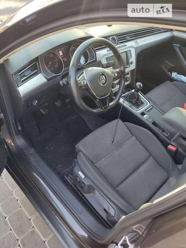 Универсал Volkswagen Passat 2015 в Ивано-Франковске