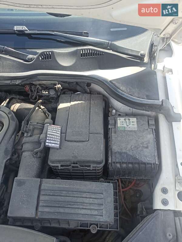 Універсал Volkswagen Passat 2011 в Львові