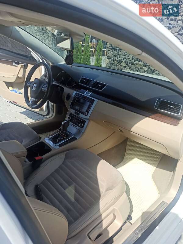 Універсал Volkswagen Passat 2011 в Львові