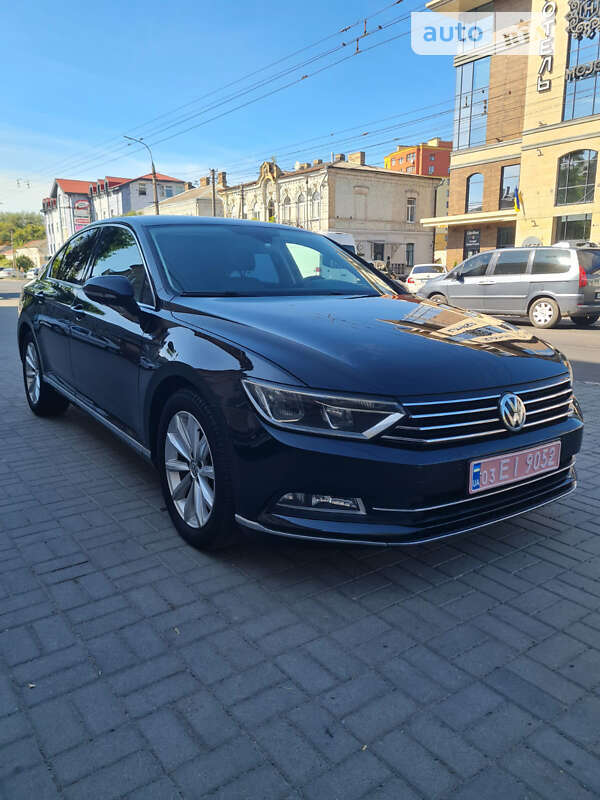 Седан Volkswagen Passat 2015 в Луцьку