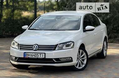 Седан Volkswagen Passat 2012 в Сараті