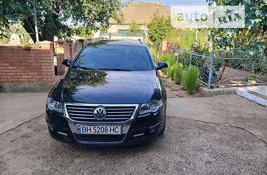 Универсал Volkswagen Passat 2010 в Рени