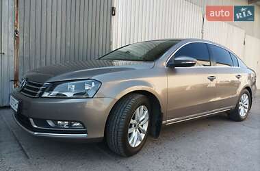 Седан Volkswagen Passat 2011 в 