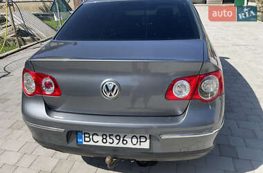 Седан Volkswagen Passat 2005 в 