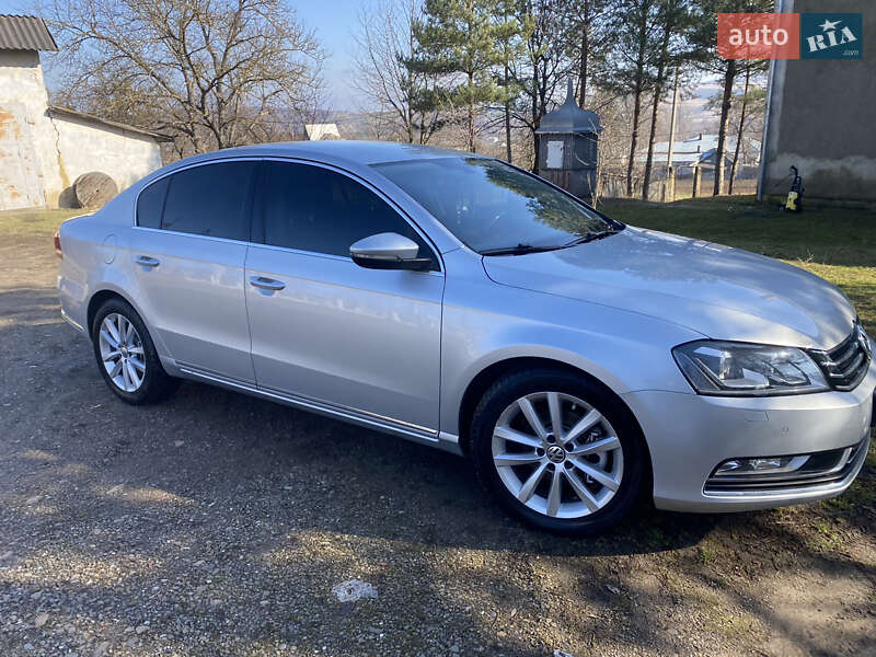 Седан Volkswagen Passat 2013 в Чернівцях
