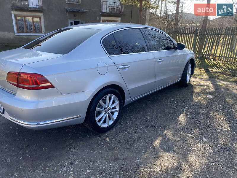 Седан Volkswagen Passat 2013 в Чернівцях