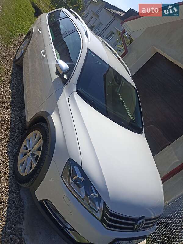 Універсал Volkswagen Passat 2014 в Дрогобичі