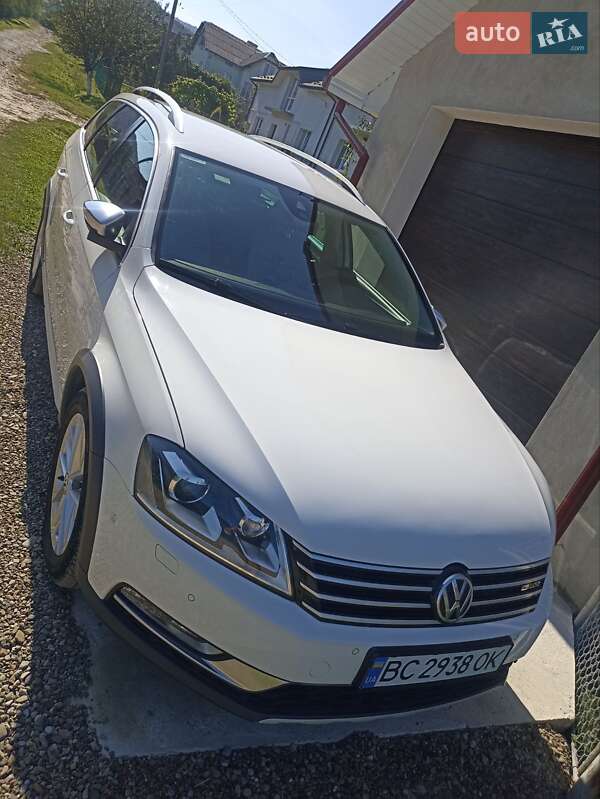 Універсал Volkswagen Passat 2014 в Дрогобичі